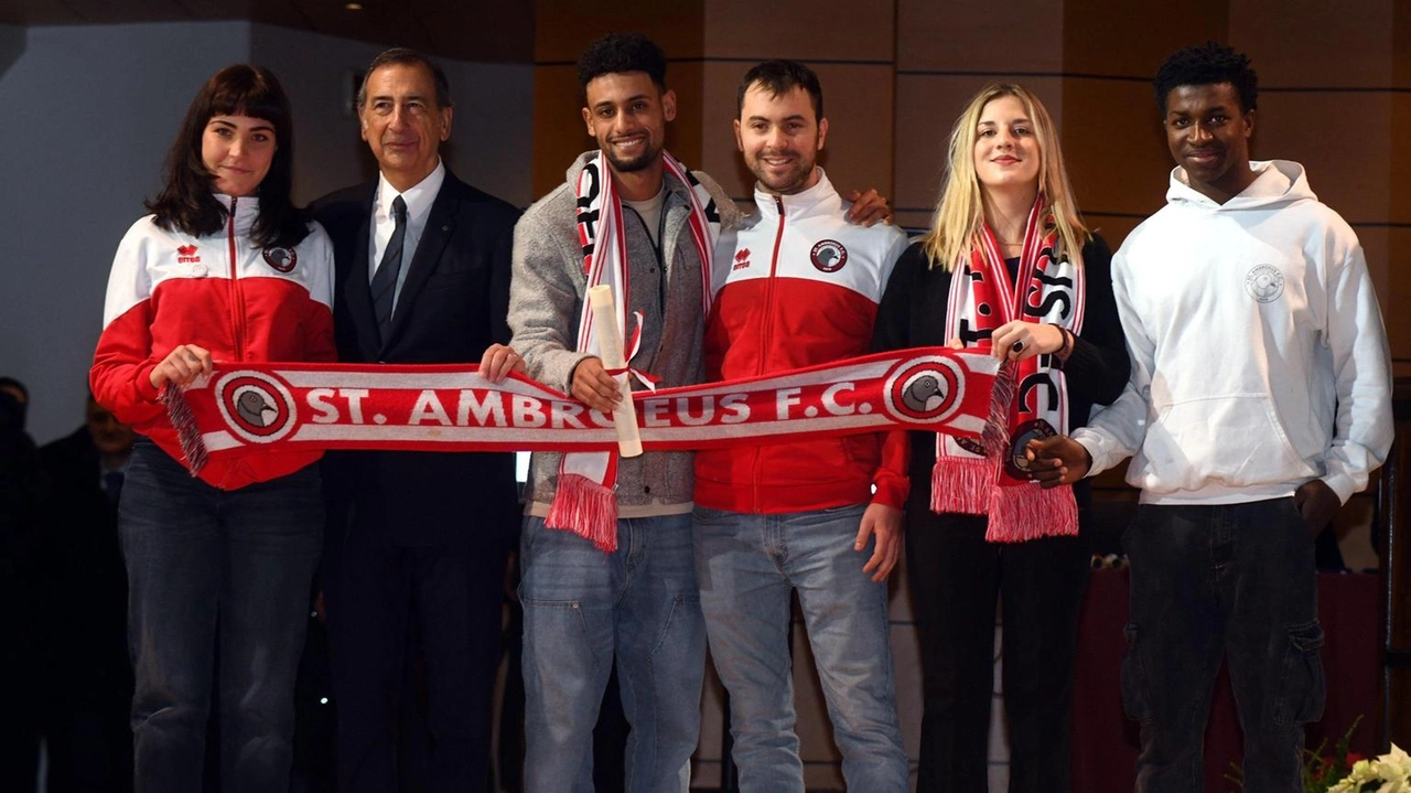 Sandra Girardelli riceve una standing ovation agli Ambrogini d'oro. Tributi anche a Roberto Cenati e ad altre personalità milanesi. Sandra Girardelli riceve una standing ovation agli Ambrogini d'oro. Tributi anche a Roberto Cenati e ad altre personalità milanesi.