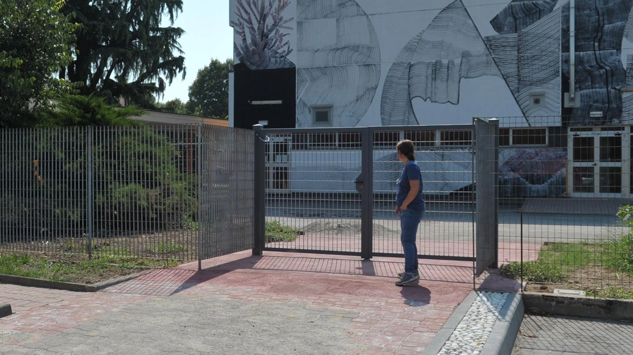 La scuola elementare di piazza Unità d’Italia a Cassina de’ Pecchi con problemi cronici di infiltrazioni: da ottobre via ai lavori di riqualificazione La scuola elementare di piazza Unità d’Italia a Cassina de’ Pecchi con problemi cronici di infiltrazioni: da ottobre via ai lavori di riqualificazione