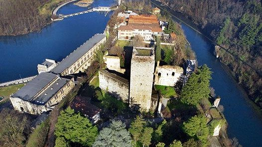 Lo sguardo sul “laghetto“ del Manzoni dai lavatoi di Trezzo è il punto di partenza di uno dei tanti...