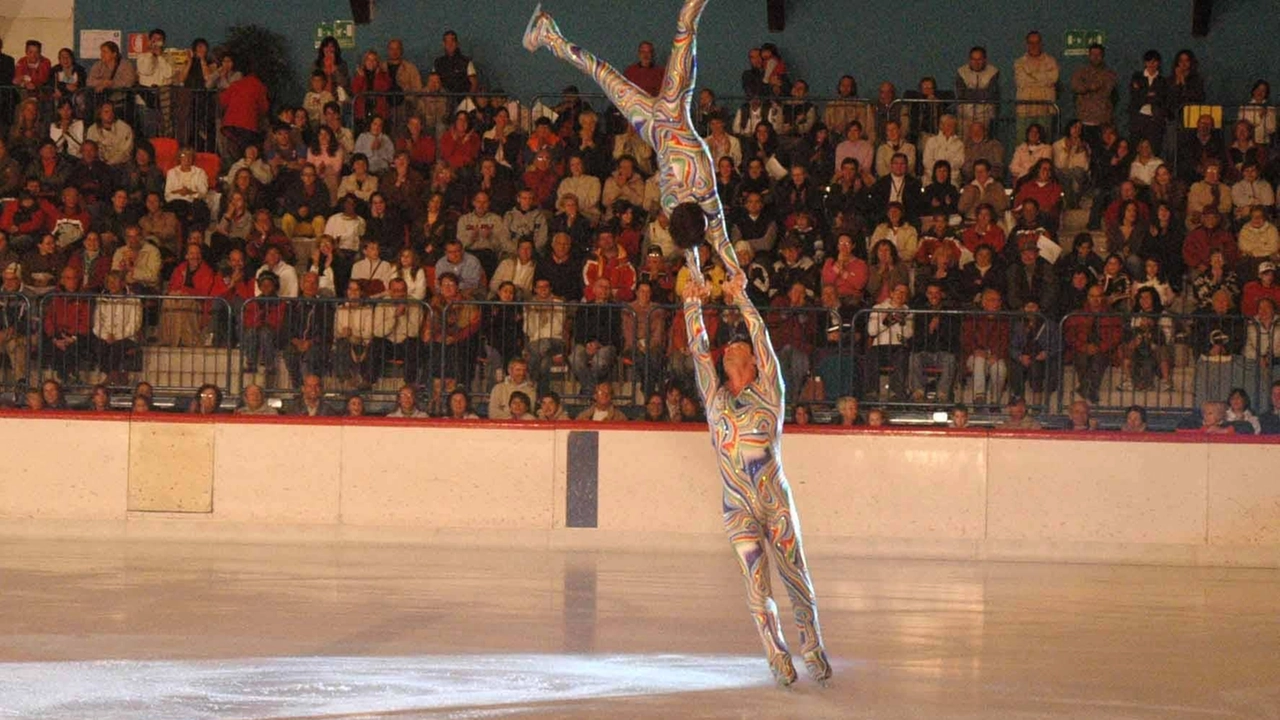 Il palazzetto ha ora. l’omologazione della Federazione degli. sport del ghiaccio per le gare di short track e pattinaggio di figura a livello internazionale Il palazzetto ha ora. l’omologazione della Federazione degli. sport del ghiaccio per le gare di short track e pattinaggio di figura a livello internazionale