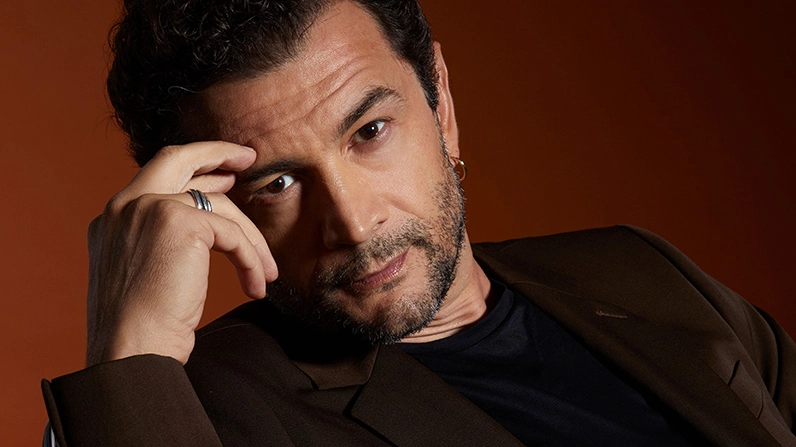 Parole e musica: Vinicio Marchioni sarà sabato 11 al Manzoni di Milano Parole e musica: Vinicio Marchioni sarà sabato 11 al Manzoni di Milano
