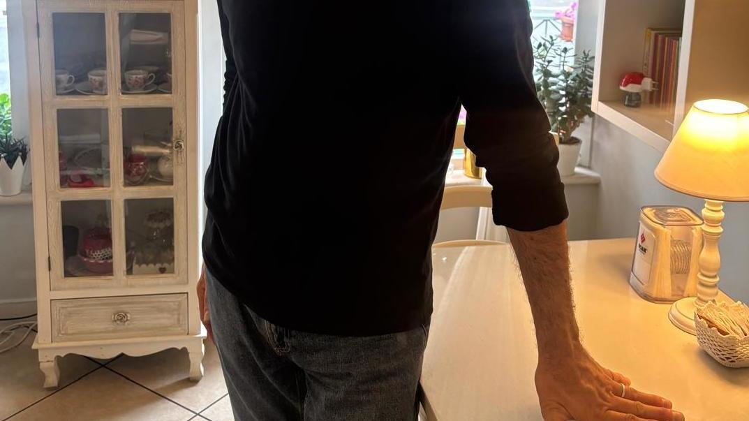 il creativo rimasto deluso dall ia audio e immagini inutilizzabili nessun supporto tecnico diretto 