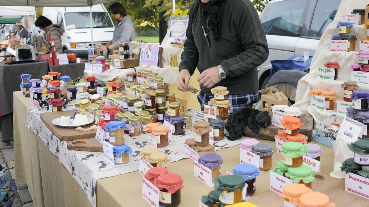 Il progetto si chiama Mercato KmZero, Filiera Corta, Sostenibile e Solidale e si svolge con le aziende del Parco Sud Milano e del Parco del Ticino Il progetto si chiama Mercato KmZero, Filiera Corta, Sostenibile e Solidale e si svolge con le aziende del Parco Sud Milano e del Parco del Ticino