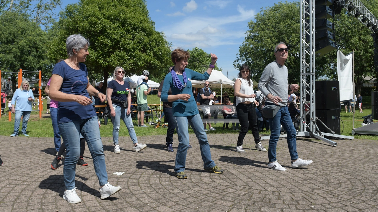 Inzago, flash mob per dire no alla violenza
