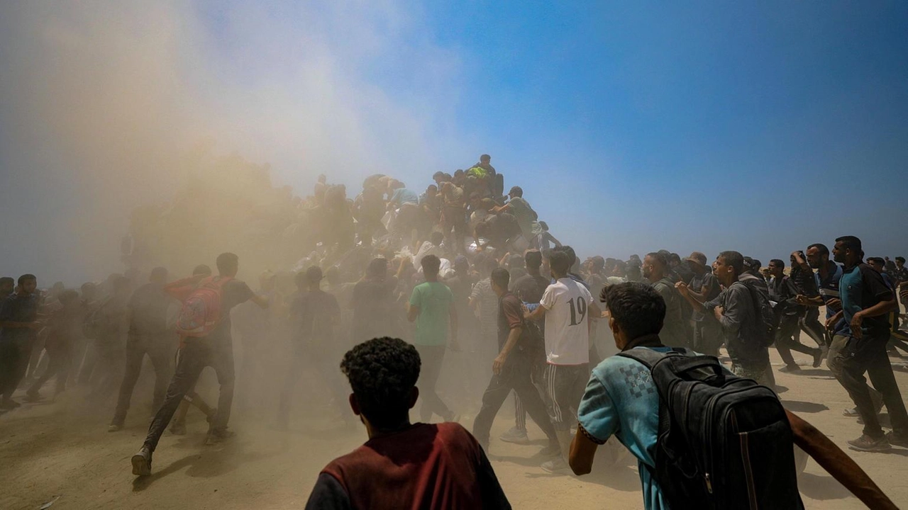 Almeno 10 palestinesi sono stati uccisi dall'alba di oggi negli attacchi dell'Esercito israeliano (Idf) su Gaza, affermano fonti ospedaliere...
