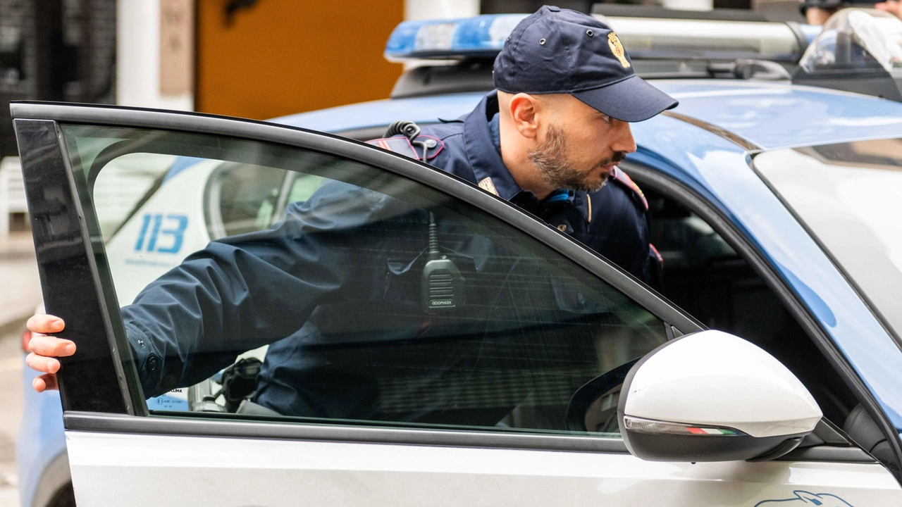 Gli inquirenti indagano su quanto avvenuto in un appartamento di via Libertà Gli inquirenti indagano su quanto avvenuto in un appartamento di via Libertà