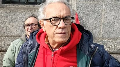 Prima il raid nelle vicinanze dei giardinetti del Nei, dopo il violento pestaggio in piazza Cambiaghi. La bici scagliata contro la vittima della rapina e gli amici presi a pugni e feriti con il coccio di una bottiglia. Prima il raid nelle vicinanze dei giardinetti del Nei, dopo il violento pestaggio in piazza Cambiaghi. La bici scagliata contro la vittima della rapina e gli amici presi a pugni e feriti con il coccio di una bottiglia.