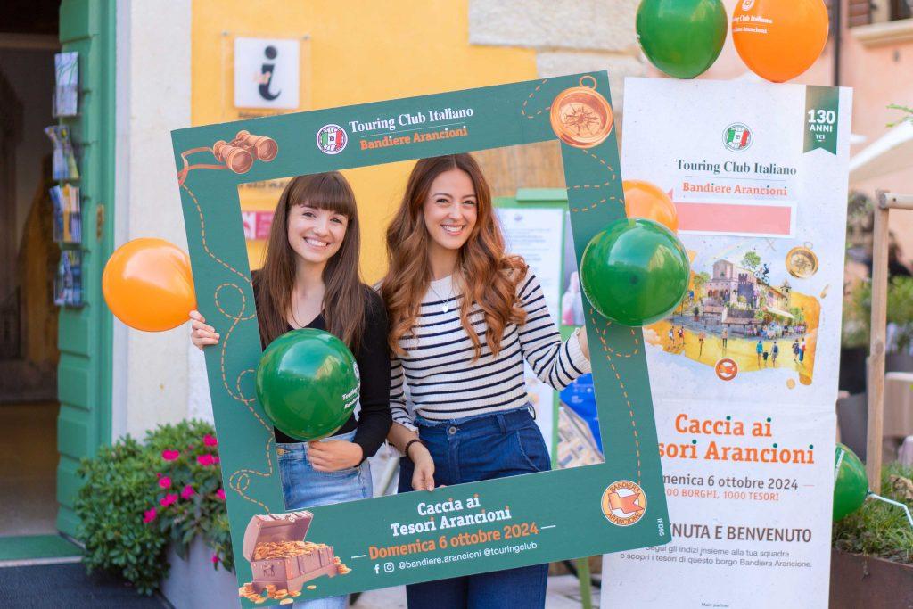 caccia ai tesori arancioni 2025 i 12 borghi lombardi da scoprire con il touring club come partecipare