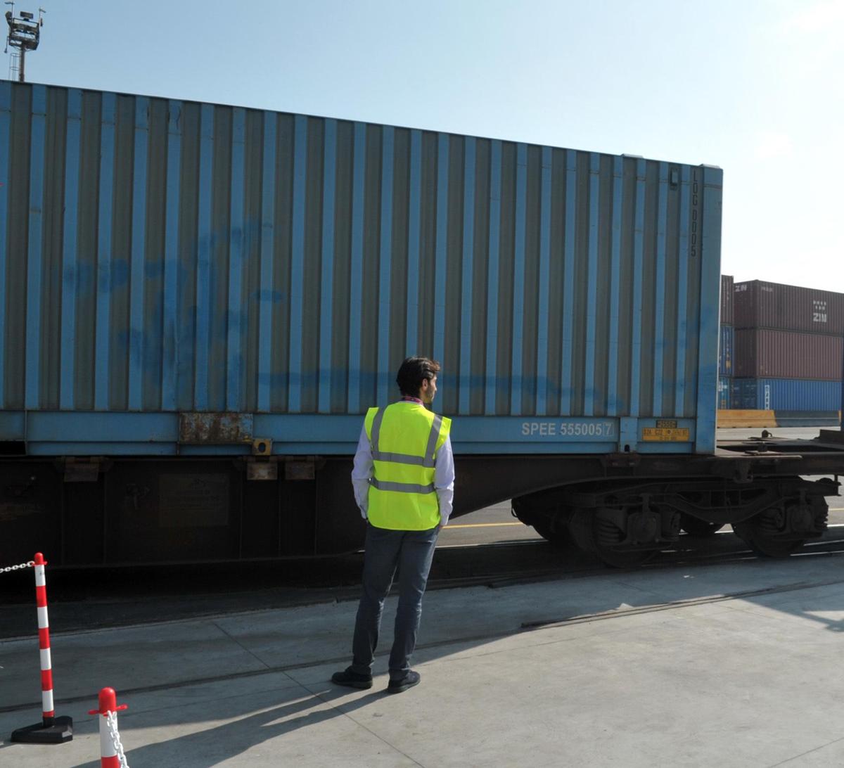 Ampliamento di un’area logistica. Si sollevano dubbi e perplessità