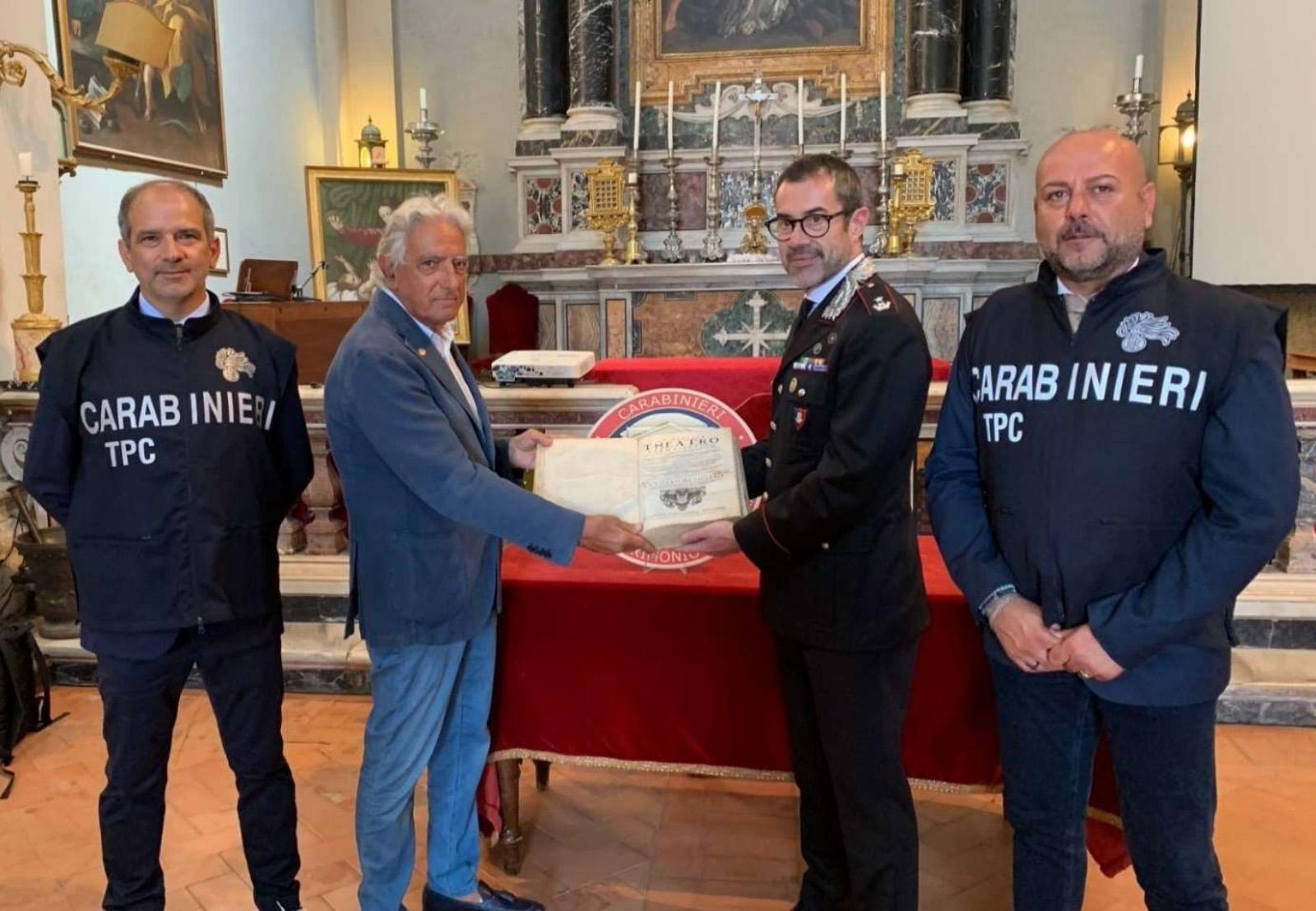 Dagli scavi clandestini al mercato sul web, in campo i Monuments Men di Monza: “Salvati oltre 5mila beni” Dagli scavi clandestini al mercato sul web, in campo i Monuments Men di Monza: “Salvati oltre 5mila beni”