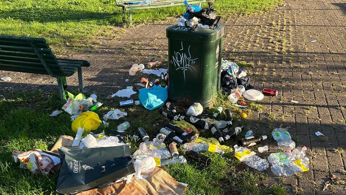 milano a crescenzago via paradisi non è un paradiso i residenti conviviamo con rifiuti sosta selvaggia e ci sentiamo abbandonati da Ilgiorno.it milano a crescenzago via paradisi non è un paradiso i residenti conviviamo con rifiuti sosta selvaggia e ci sentiamo abbandonati