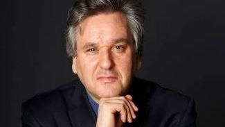 Sir Antonio Pappano detto Tony (Epping, 30 dicembre 1959) è un direttore d’orchestra britannico di origine italiana