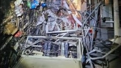 I vigili del fuoco hanno inviato squadra da Como Lomazzo e Saronno per domare l’incendio che si è sviluppato in seguito all’esplosione I vigili del fuoco hanno inviato squadra da Como Lomazzo e Saronno per domare l’incendio che si è sviluppato in seguito all’esplosione