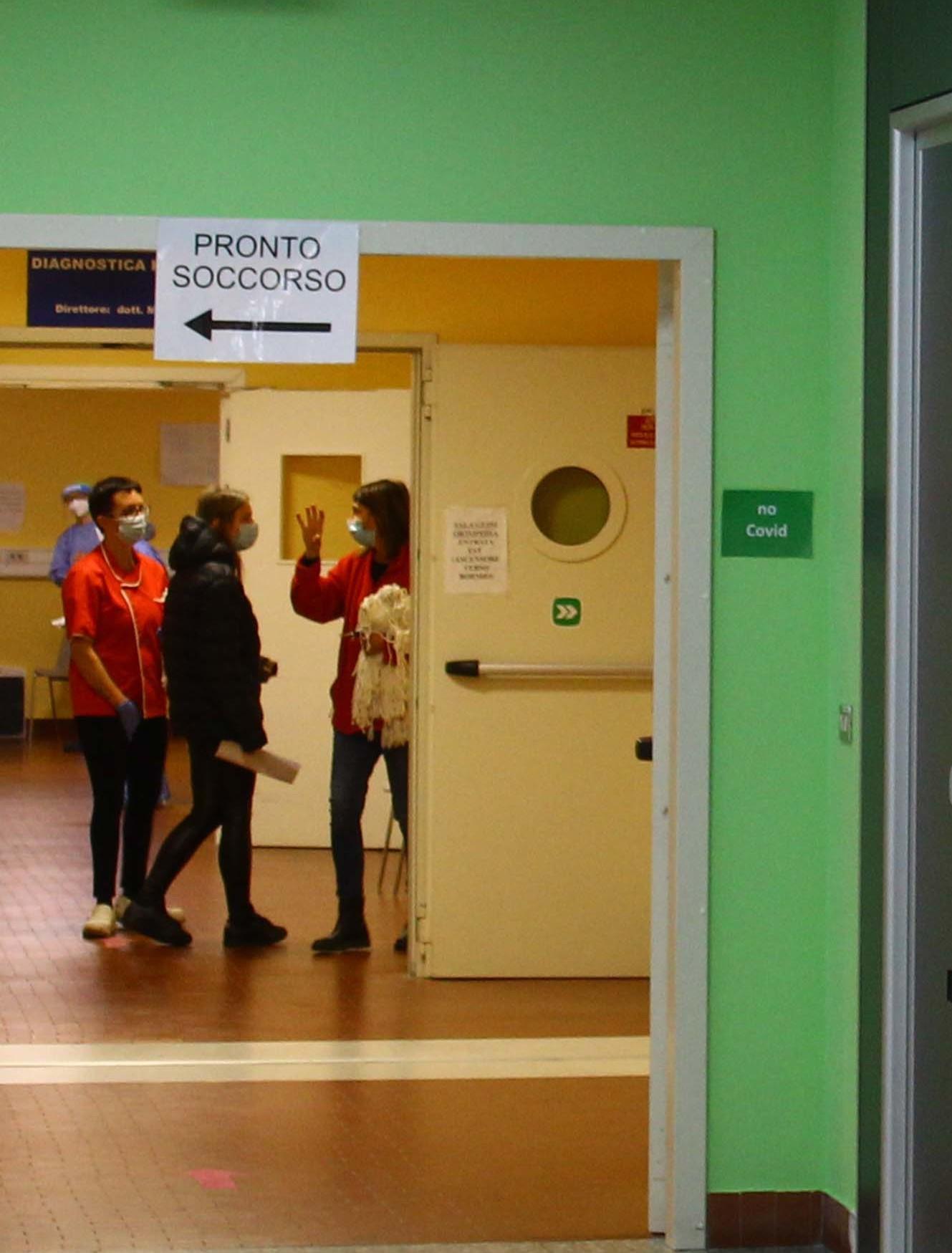 Sanità in Valle . Un confronto chiesto a più voci Sanità in Valle . Un confronto chiesto a più voci