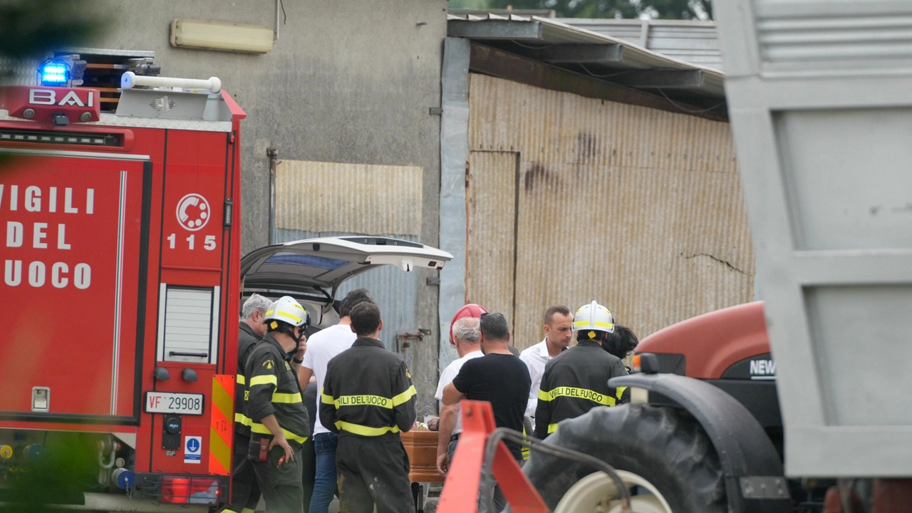 La scena del drammatico incidente sul lavoro dove nel giugno scorso ha perso la vita il giovanissimo agricoltore schiacciato da un macchinario La scena del drammatico incidente sul lavoro dove nel giugno scorso ha perso la vita il giovanissimo agricoltore schiacciato da un macchinario