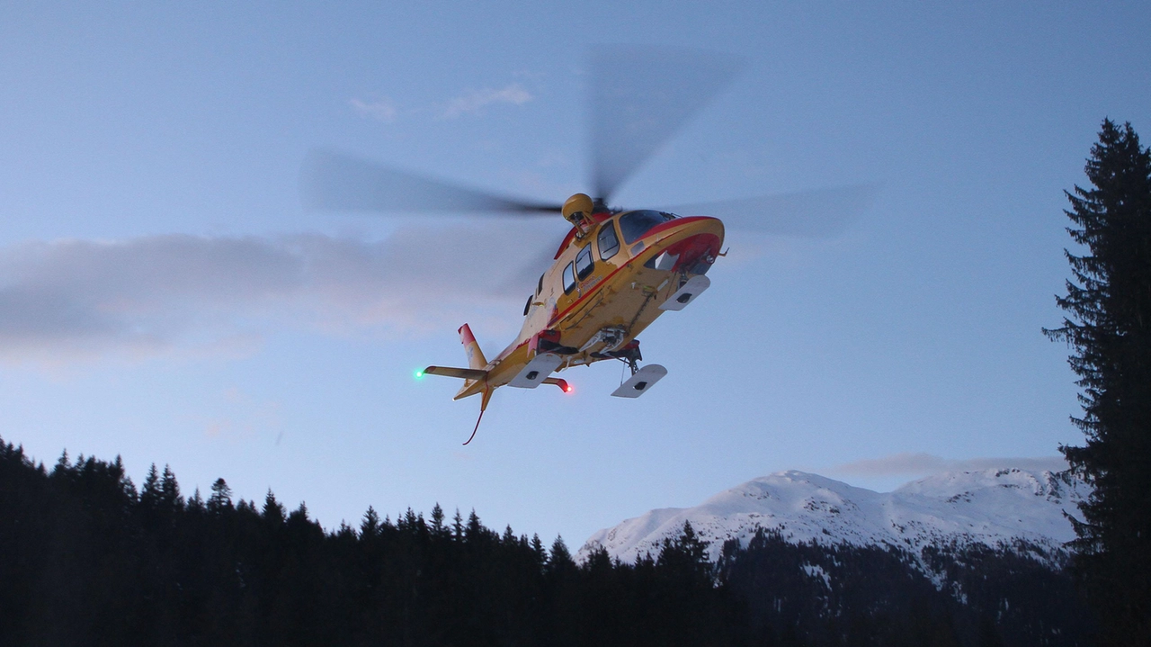 Soccorso alpino (Ansa) Soccorso alpino (Ansa)