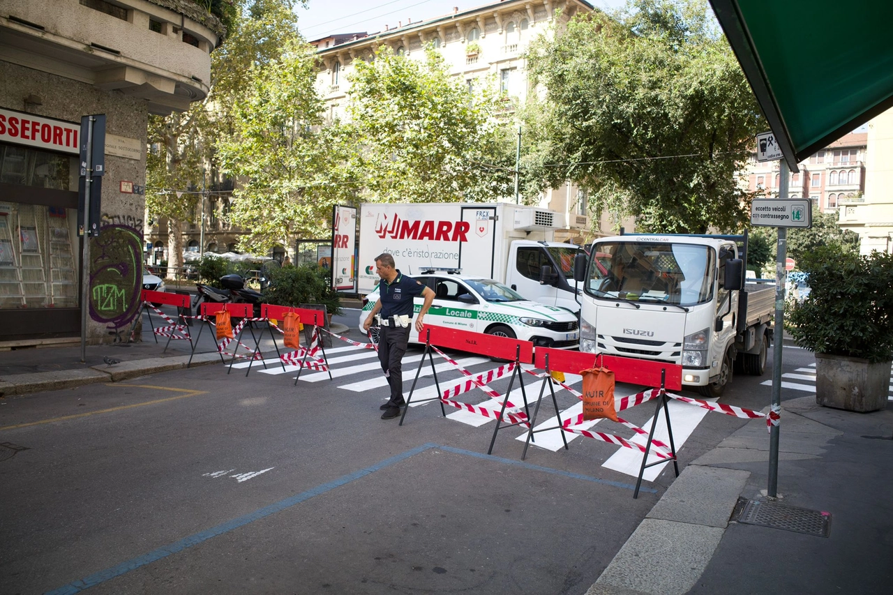 La via Sottocorno è stata chiusa al traffico