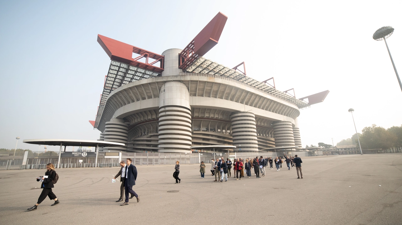 Lo stadio di San Siro potrebbe parzialmente demolito e riadattato a nuove funzioni
