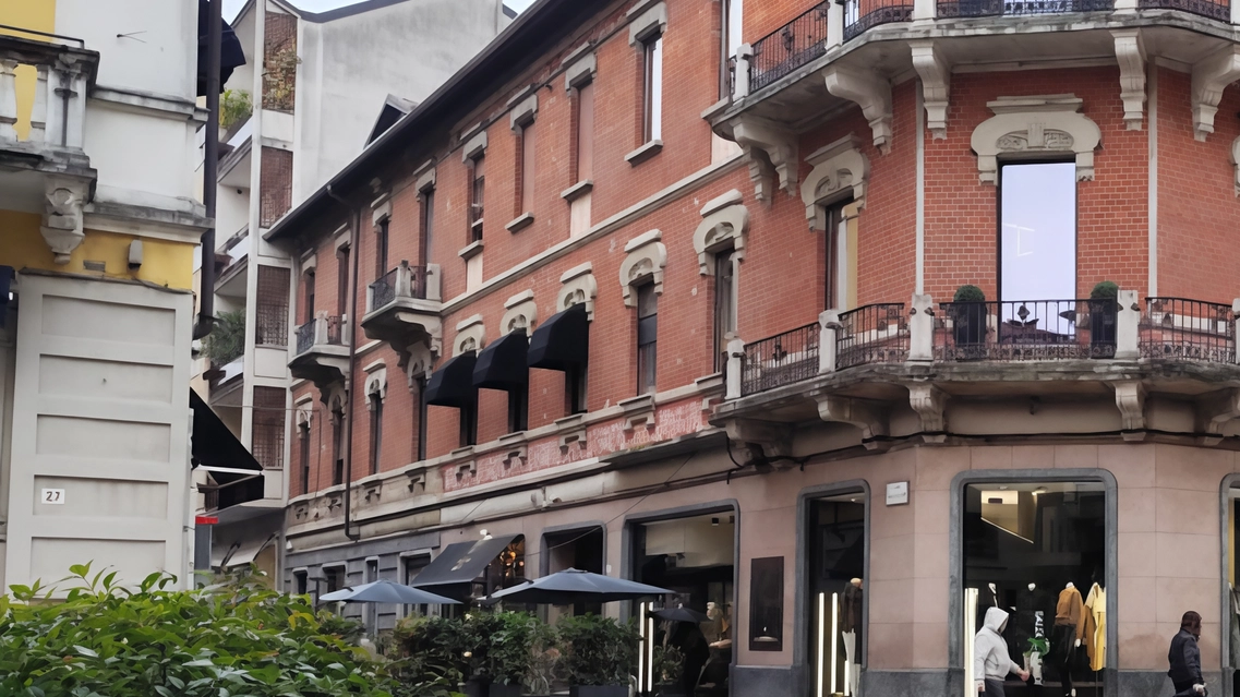 Quattro negozi a marchio Via Verdi hanno abbassato le saracinesche nel cuore della città Quattro negozi a marchio Via Verdi hanno abbassato le saracinesche nel cuore della città
