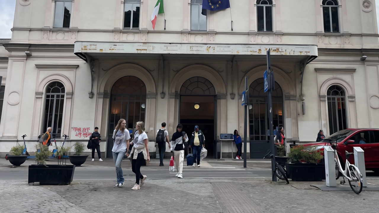 La stazione centrale di Monza La stazione centrale di Monza
