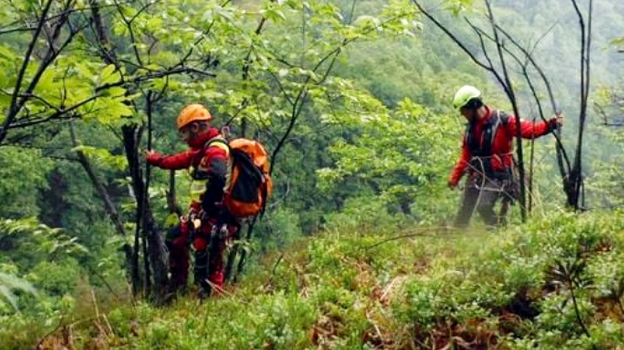 Soccorso alpino in azione (Foto archivio) Soccorso alpino in azione (Foto archivio)