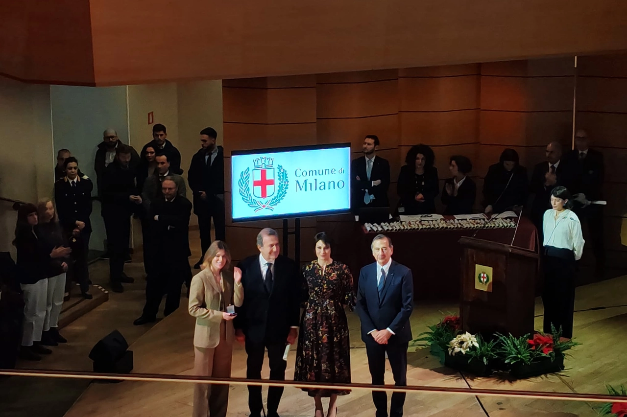 AMBROGINI, CERIMONIA AL TEATRO DAL VERME (FOTO 1)