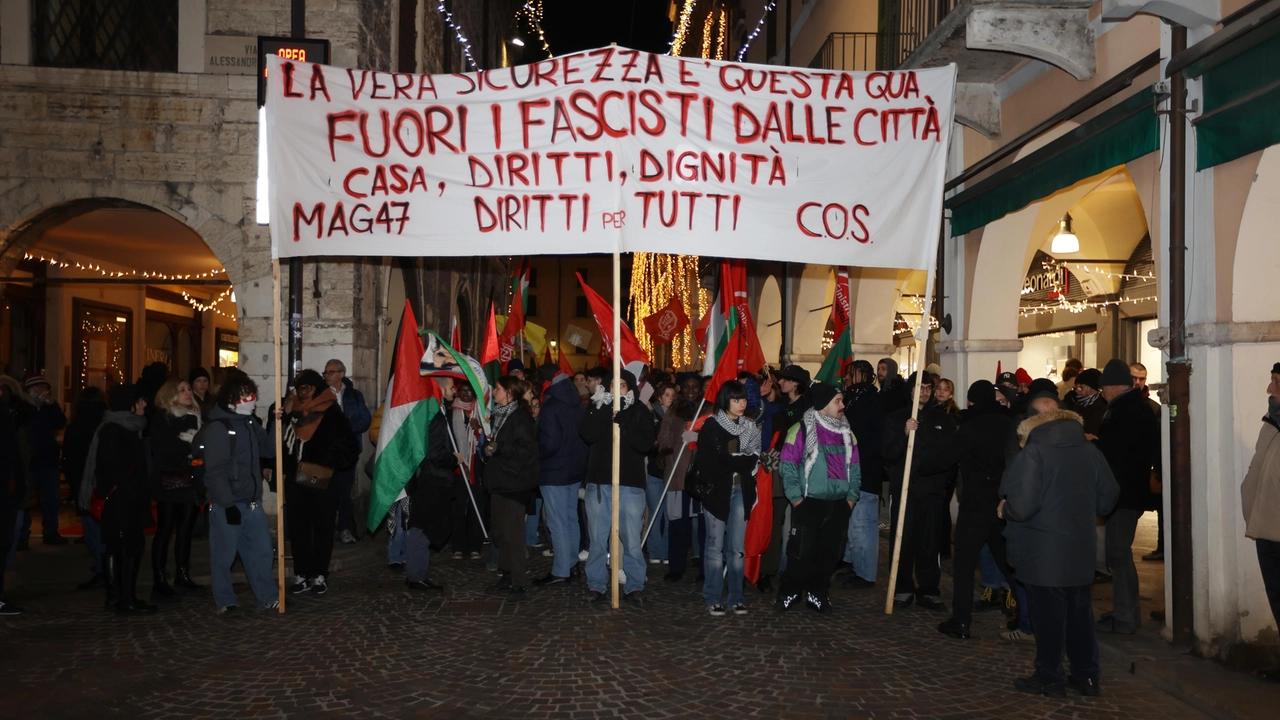 Manifestazione antifascista in Piazza Loggia a Brescia il 20 Dicembre 2024 Fotolive Manifestazione antifascista in Piazza Loggia a Brescia il 20 Dicembre 2024 Fotolive