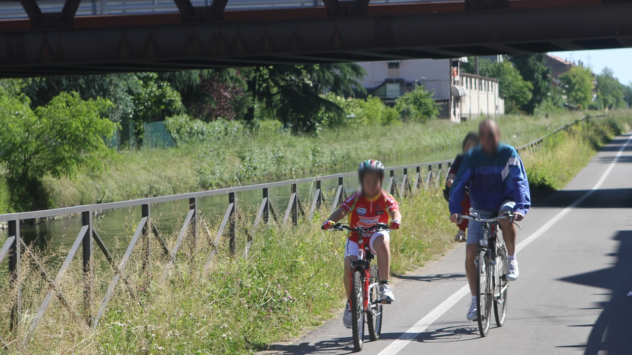 Ciclisti sulla ciclabile Ciclisti sulla ciclabile