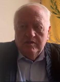 Ieri lezione sul lungolago. Un supporto psicologico agli alunni colpiti dal lutto Ieri lezione sul lungolago. Un supporto psicologico agli alunni colpiti dal lutto