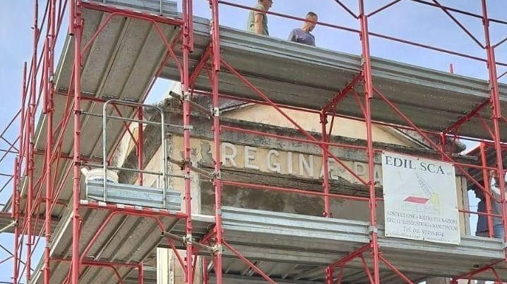 I lavori di restauro in corso alla cappella di Maria Santissima costruita nel Dopoguerra I lavori di restauro in corso alla cappella di Maria Santissima costruita nel Dopoguerra