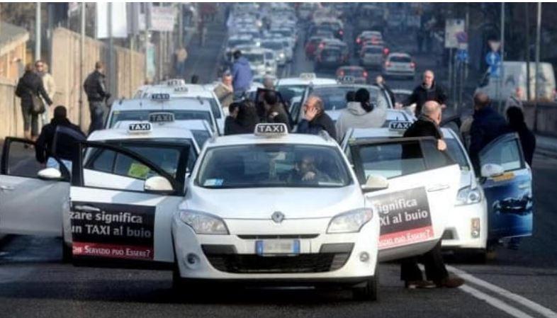 Taxi ncc, a Milano protocollo anti abusivi: telecamere di Area B e C in campo per mappare gli autisti fuorilegge Taxi ncc, a Milano protocollo anti abusivi: telecamere di Area B e C in campo per mappare gli autisti fuorilegge