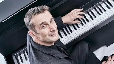 Un concerto-spettacolo fatto di parole e musiche, per raccontare la vita e la carriera di uno dei più grandi compositori... Un concerto-spettacolo fatto di parole e musiche, per raccontare la vita e la carriera di uno dei più grandi compositori...
