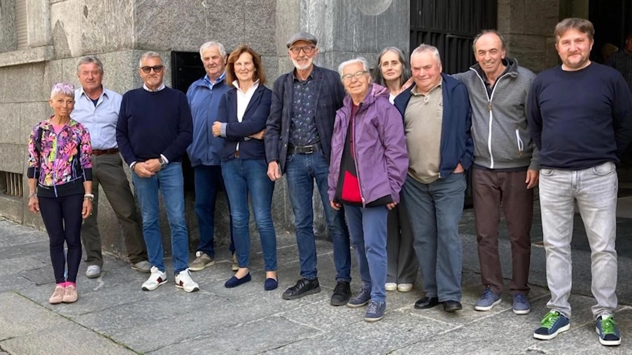 Alcuni esponenti del Comitato per la tutela e la valorizzazione del territorio agricolo del piano di Bianzone Alcuni esponenti del Comitato per la tutela e la valorizzazione del territorio agricolo del piano di Bianzone