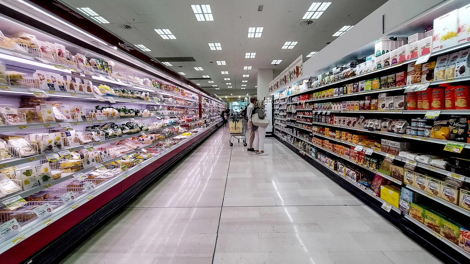 Ecco quali supermercati rimangono aperti in Lombardia nella festa del Lavoro dell'1 maggio 2024