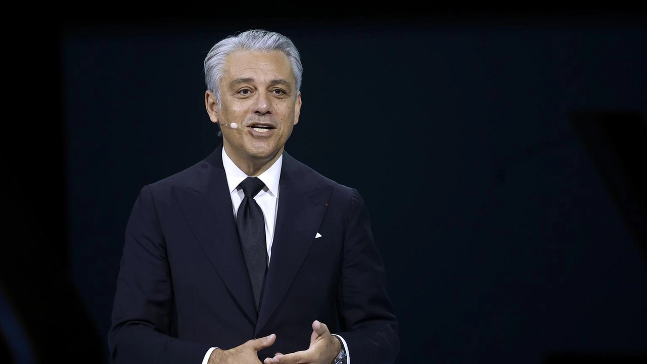 Luca de Meo si dimette da CEO di Renault per guidare Kering, con effetto dal 15 luglio 2025, annunciato dal cda. Luca de Meo si dimette da CEO di Renault per guidare Kering, con effetto dal 15 luglio 2025, annunciato dal cda.