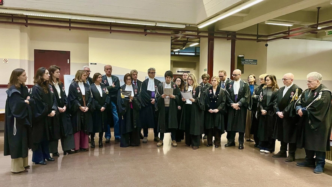 Ha sfiorato il 90 per cento l’adesione dei magistrati comaschi alla protesta indetta dall’Associazione nazionale magistrati in tutta Italia, per... Ha sfiorato il 90 per cento l’adesione dei magistrati comaschi alla protesta indetta dall’Associazione nazionale magistrati in tutta Italia, per...