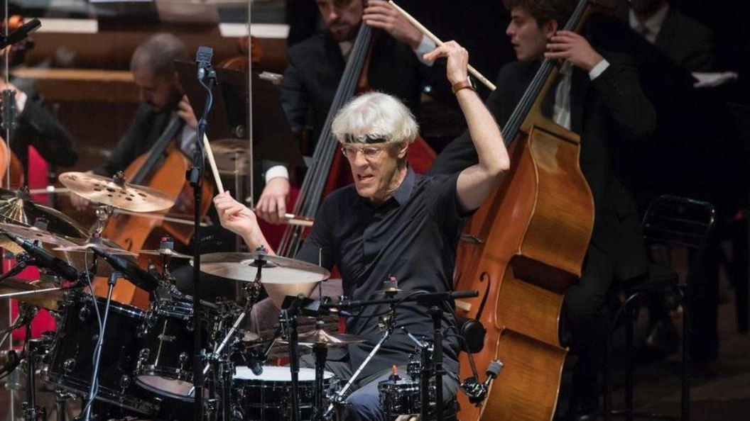 La leggenda porta il suo “Police Deranged for Orchestra“ agli Arcimboldi. Dai retroscena sui rapporti interni della band alla rottura. E l’amicizia che resta. La leggenda porta il suo “Police Deranged for Orchestra“ agli Arcimboldi. Dai retroscena sui rapporti interni della band alla rottura. E l’amicizia che resta.