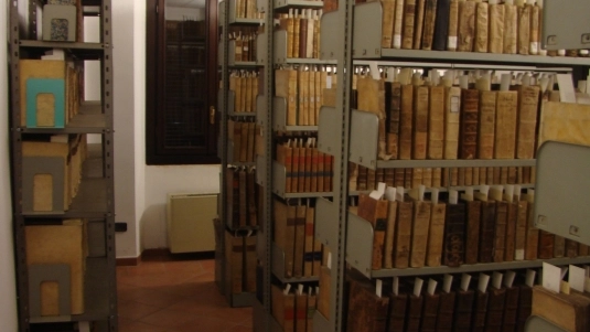La biblioteca provinciale dei Carmelitani scalzi La biblioteca provinciale dei Carmelitani scalzi