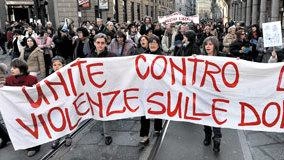 Donne alla gogna sui siti web, si muovono i pm: “Sentiremo il gestore”. E si muove il Parlamento