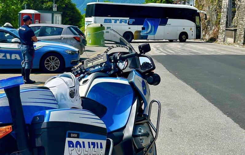 Il lago di Como costa caro: eccesso di velocità e sorpassi, raffica di multe ai turisti al volante del fine settimana Il lago di Como costa caro: eccesso di velocità e sorpassi, raffica di multe ai turisti al volante del fine settimana