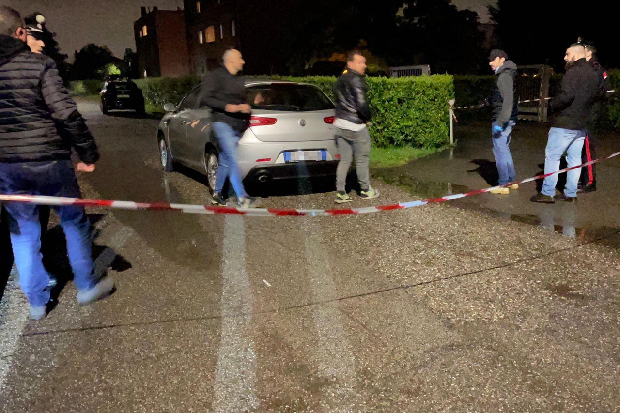 L'area dov'è avvenuto l'omicidio perimetrata dalle forze dell'ordine mercoledì sera