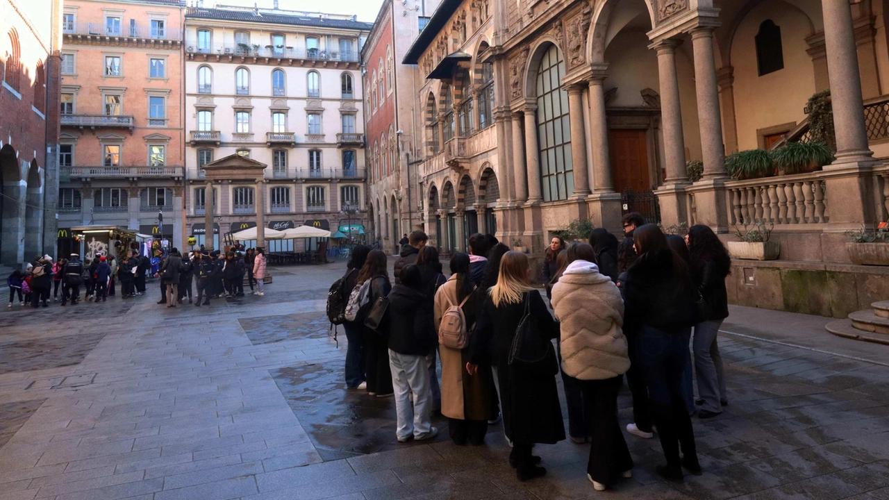 Nel Medioevo era il centro della vita cittadina, il cuore amministrativo e commerciale di Milano. A due passi dal Duomo,... Nel Medioevo era il centro della vita cittadina, il cuore amministrativo e commerciale di Milano. A due passi dal Duomo,...