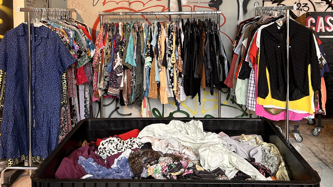 Milano, Fill Your Bag by East Market: scegli una borsa e acquistala. Poi puoi riempirla di vestiti vintage