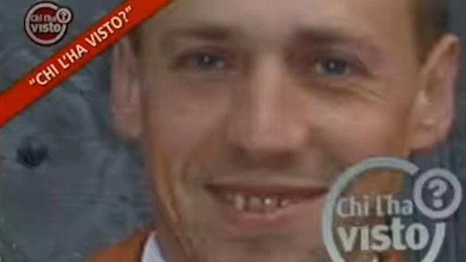 Samuele Fraquelli in un'immagine diffusa da Chi l'ha visto Samuele Fraquelli in un'immagine diffusa da Chi l'ha visto
