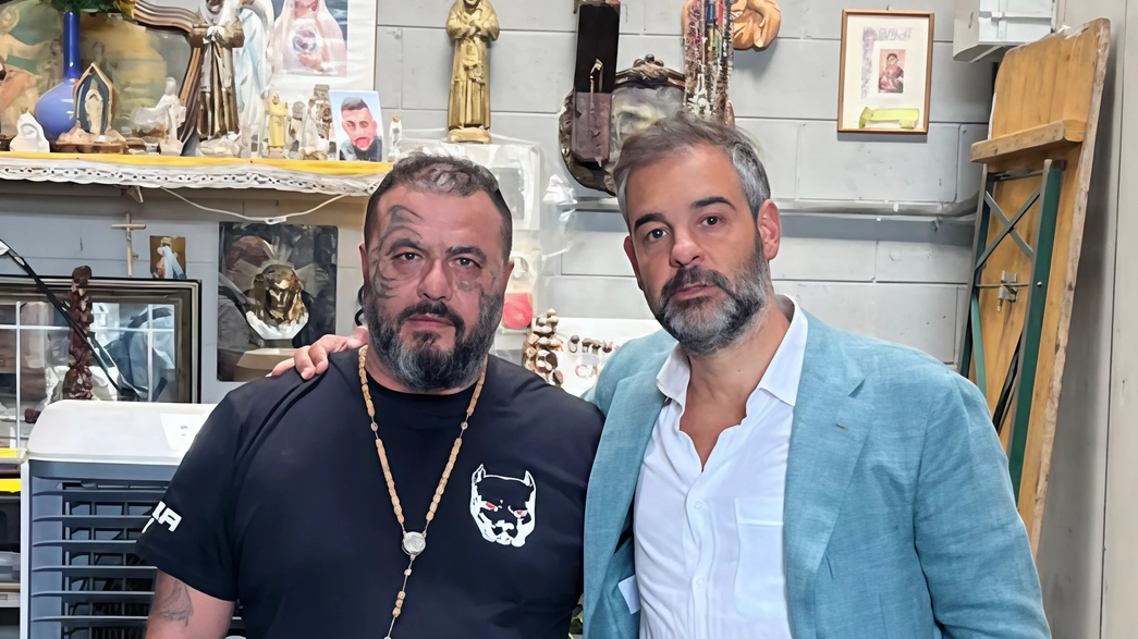 Assolto in appello Gennaro Speria (nella foto con l’avvocato Luigi Della Sala): Non ha commesso il fatto". Ex detenuto... Assolto in appello Gennaro Speria (nella foto con l’avvocato Luigi Della Sala): Non ha commesso il fatto". Ex detenuto...