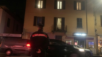 Omicidio a Luino: padre di 57 anni muore accoltellato dal figlio adottivo
