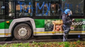 “Ramy vive”: a Milano la morte di Elgaml accende la miccia della rabbia. Il Corvetto come una banlieue
