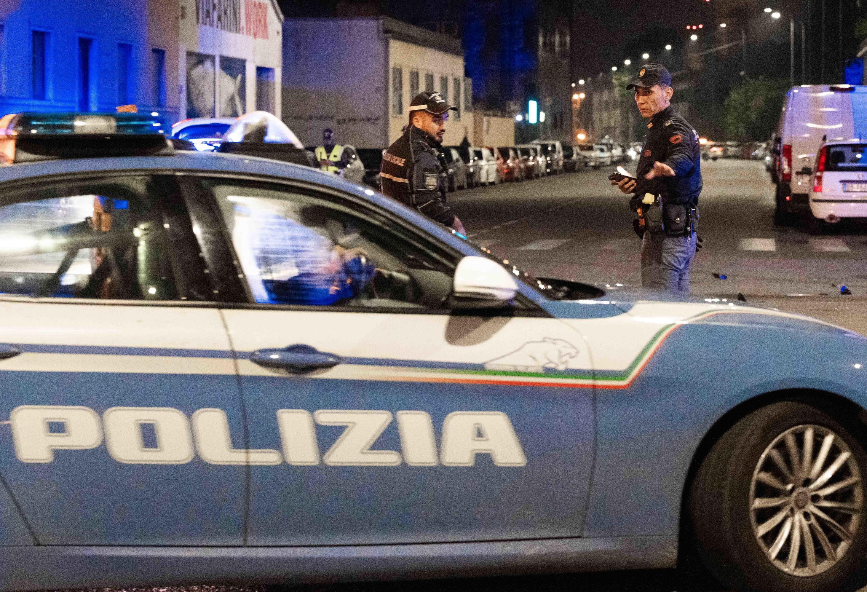 Al volante di un suv a sedici anni. La fuga dalla polizia e lo schianto. Il gip: un fatto di inaudità gravità Al volante di un suv a sedici anni. La fuga dalla polizia e lo schianto. Il gip: un fatto di inaudità gravità