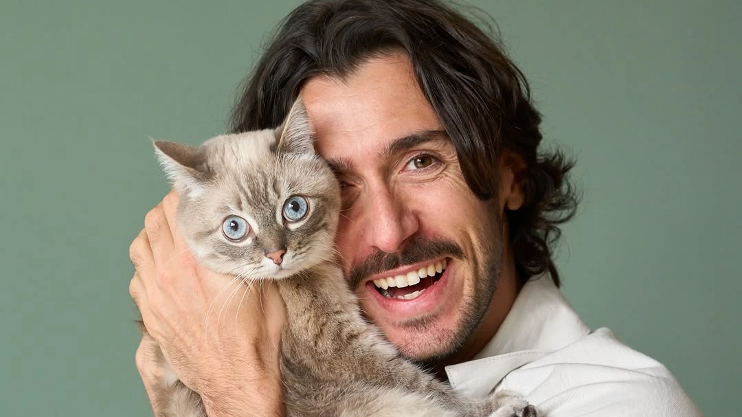 Luca Gervasi con la sua gatta Belen, protagonista di tanti suoi contenuti social Luca Gervasi con la sua gatta Belen, protagonista di tanti suoi contenuti social