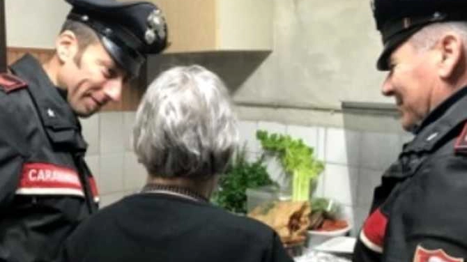 Finto carabiniere e finto avvocato tentano di raggirare al telefono una donna di 86 anni